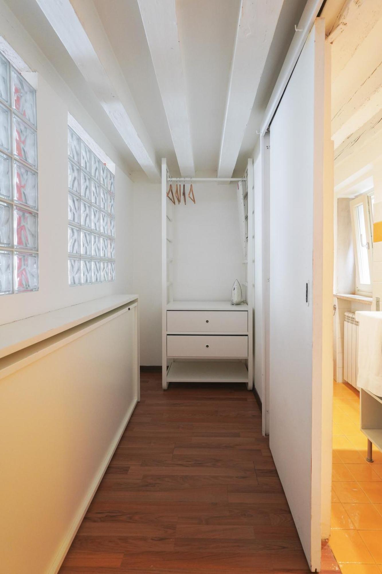 Melusina Budget Apartment